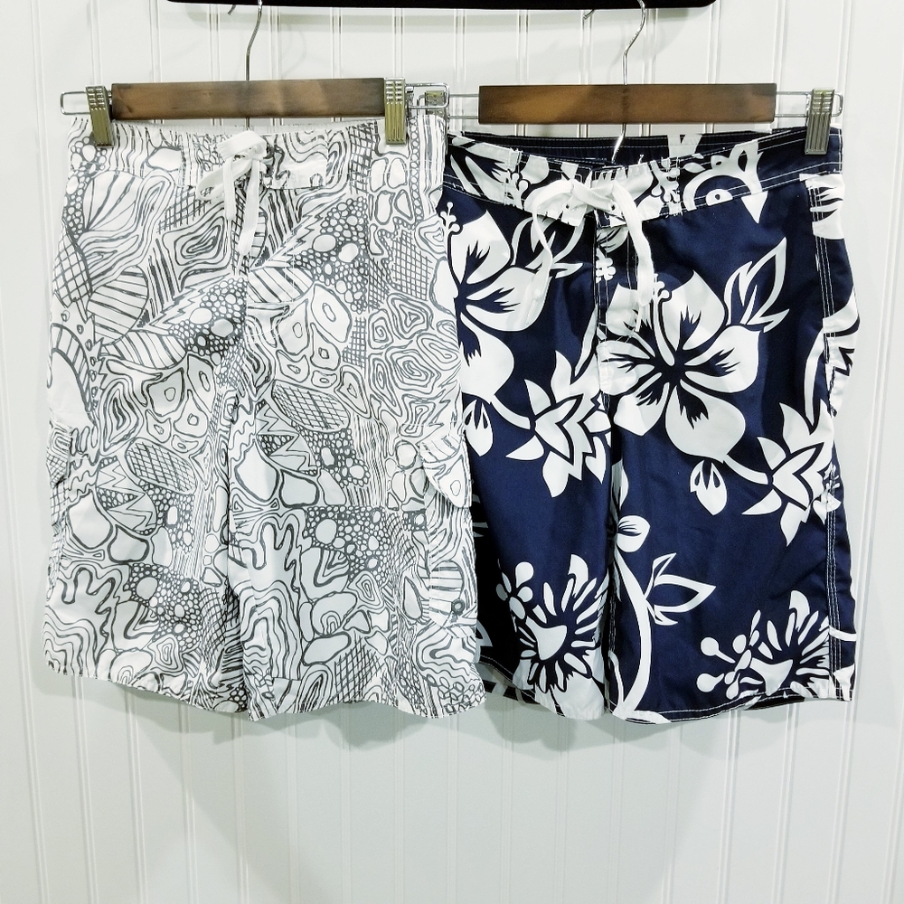 Lot of 2: Youth board shorts, YM